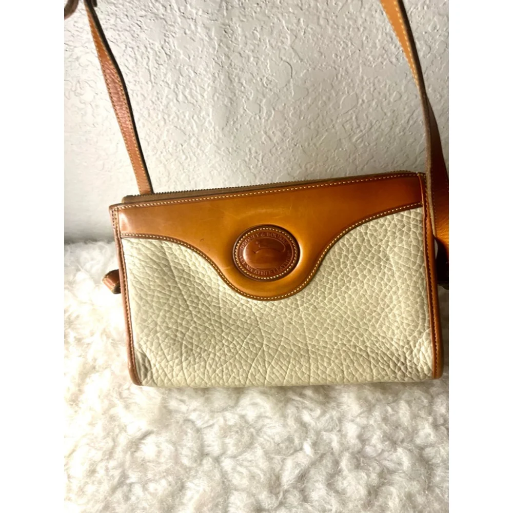 Vintage Dooney & Bourke All Weather Leather Taupe Collection Crossbody Bag - Picture 2 of 8